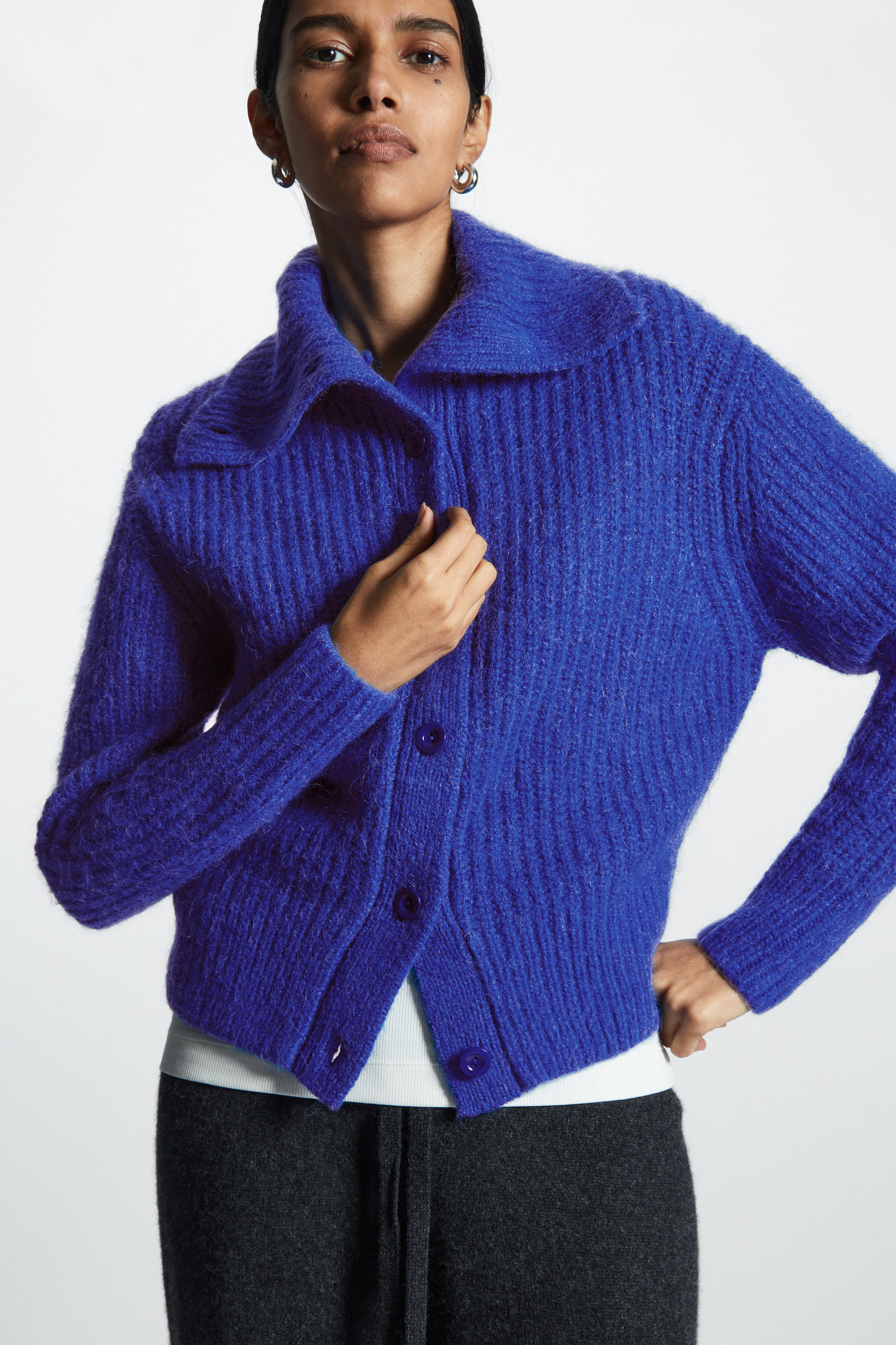 Shop SPREAD-COLLAR WOOL CARDIGAN online | COS