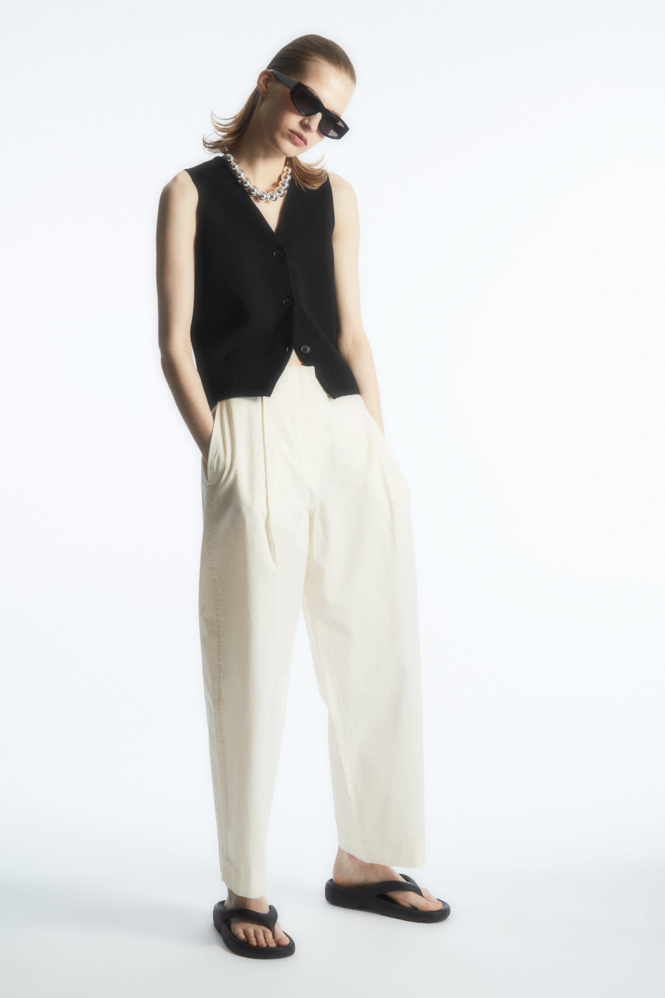 Pleated barrel-leg pant